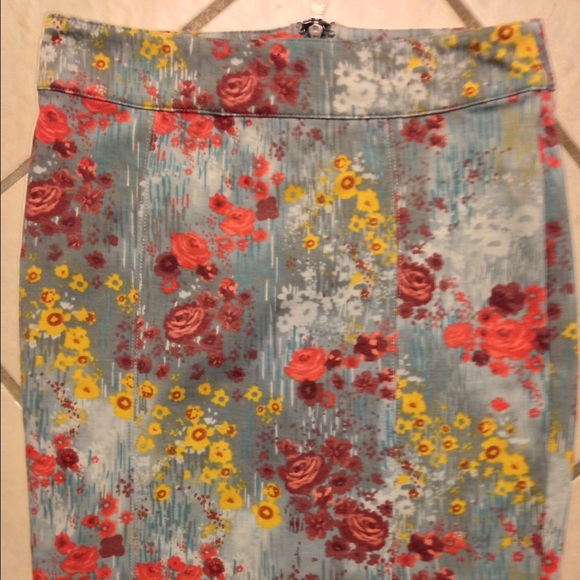 Cute stretchy Forever 21 Skirt
