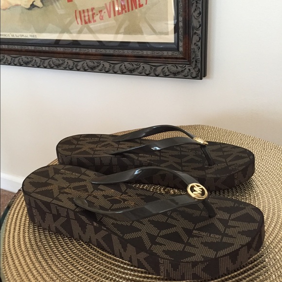 Michael Kors Bedford Flip Flop Sandals 7 /  8