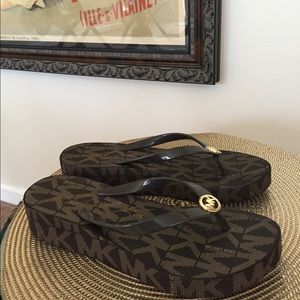 Michael Kors Bedford Flip Flop Sandals 7 /  8