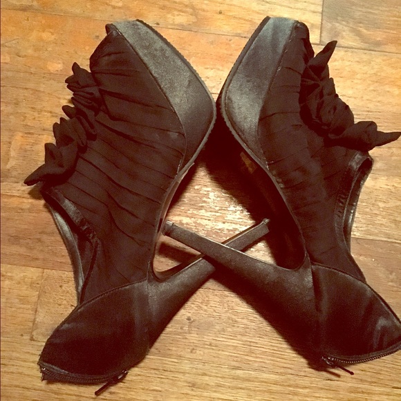 Sexy black heel