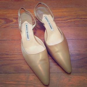 Nude Manolo Blahnik Pumps