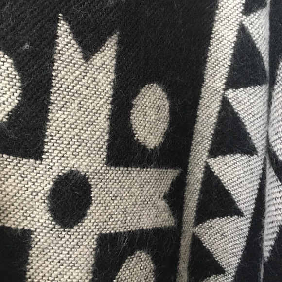 ❌ SOLD 🎉 Reversible H&M cape - Picture 3 of 3