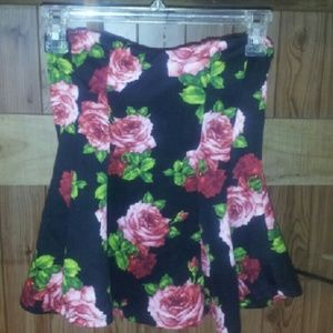Floral peplum strappless shirt