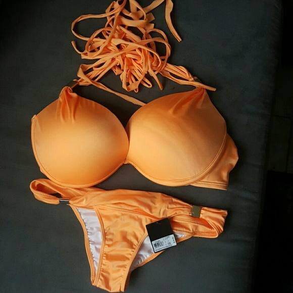 Victoria Secrets bikini 36d