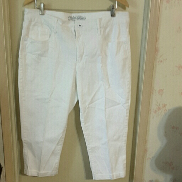 Faded Glory, Capris, White Sz. 18