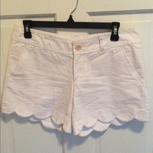 LIlly Pulitzer white seersucker buttercup shorts 2