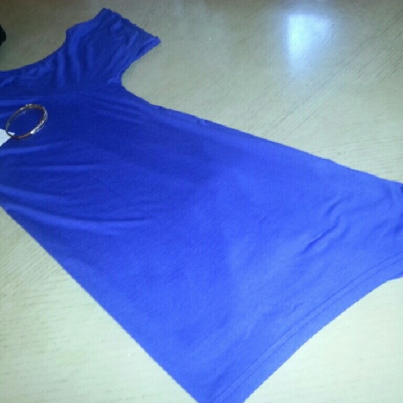 cold shoulder top..shark bite bottom. very cute - Picture 3 of 4