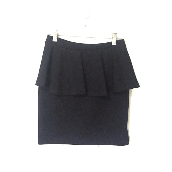 Skirt, size small