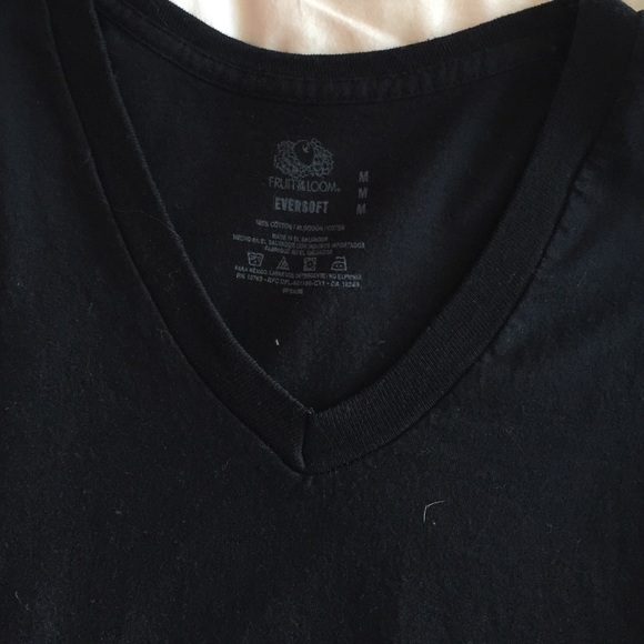 Simple fitted v neck tees - Picture 4 of 4
