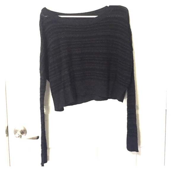 Wide necked, long sleeved crop top.