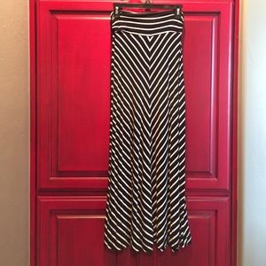 Black and white maxi skirt