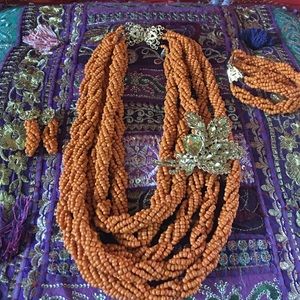 African neckless set