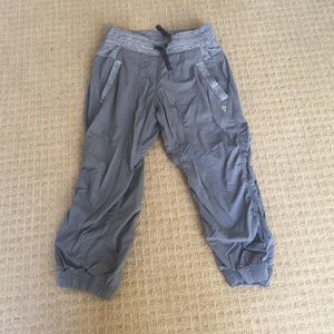 Cropped Ivivva pants