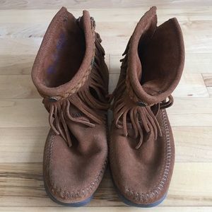 NWOT Fringe Suede Ankle Boots