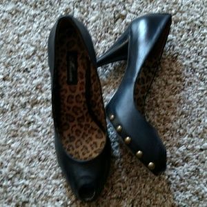Messeca Black Pumps with gold/brass studs