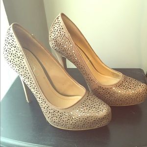 BCBG pumps