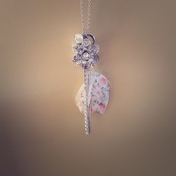 Wet Seal Long Chained Necklace