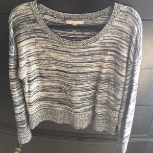 Cute sweater with zippers on sides