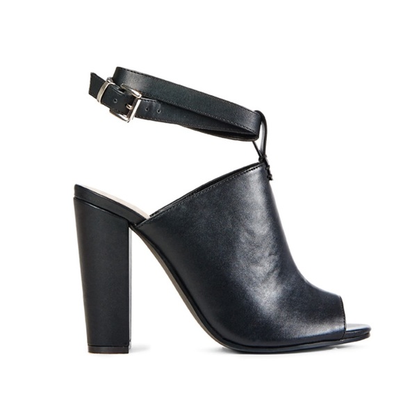 Mule shoes