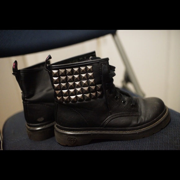 Rock & Candy rockstar studded boots sz 8.