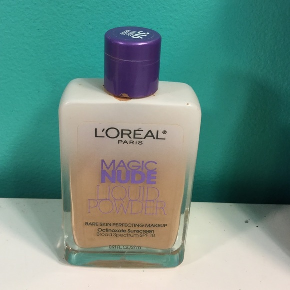 L'oreal Magic nude liquid powder foundation