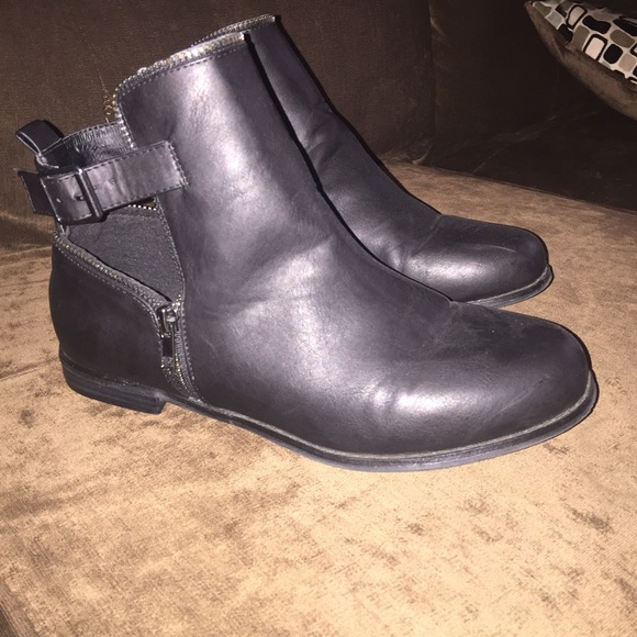 ❌SOLD❌Black Zipper Torrid Booties