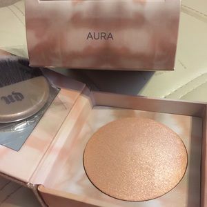 UD illuminated face and body shimmer