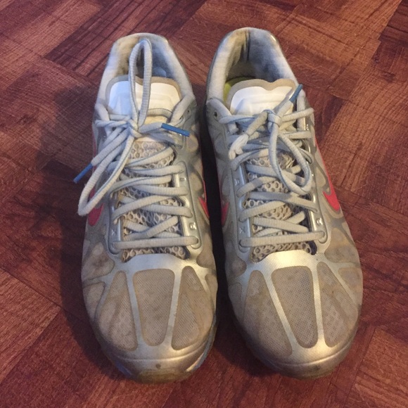 Nike AirMax 2011 - Picture 1 of 3