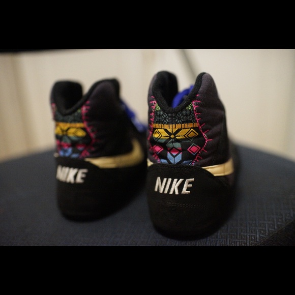 NIKE high top tribal purple & black sneakers 8