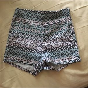 H&M High Waisted Patterned Shorts