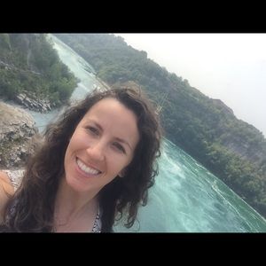 Meet your Posher, Cassandra