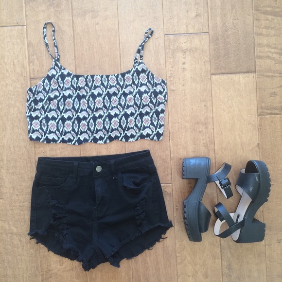Cropped tank with patterns - Picture 1 of 1