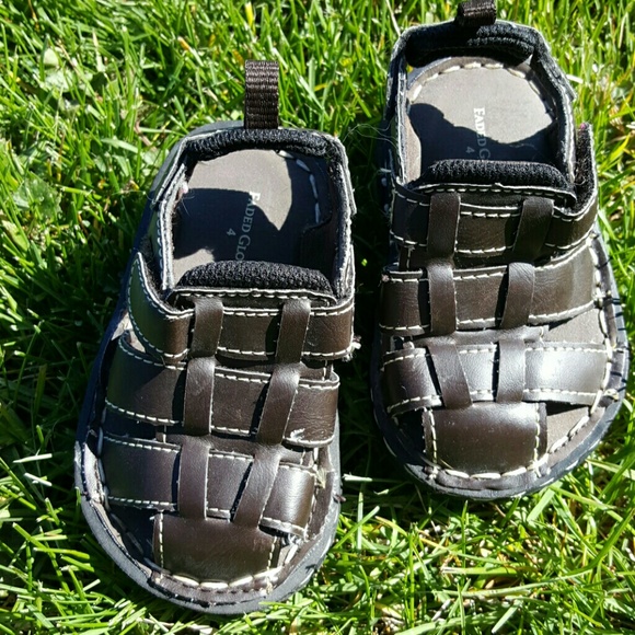 2PR OF FAUX LEATHER SANDALS SIZE 4 AND 5