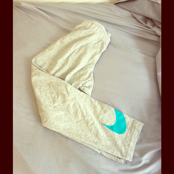 Nike Women's Sportswear Leggings