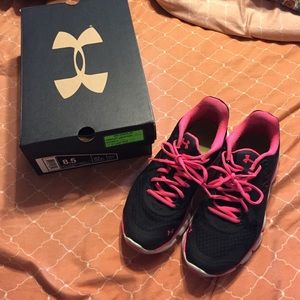 Under Amour Pink & Black Tennis Shoes