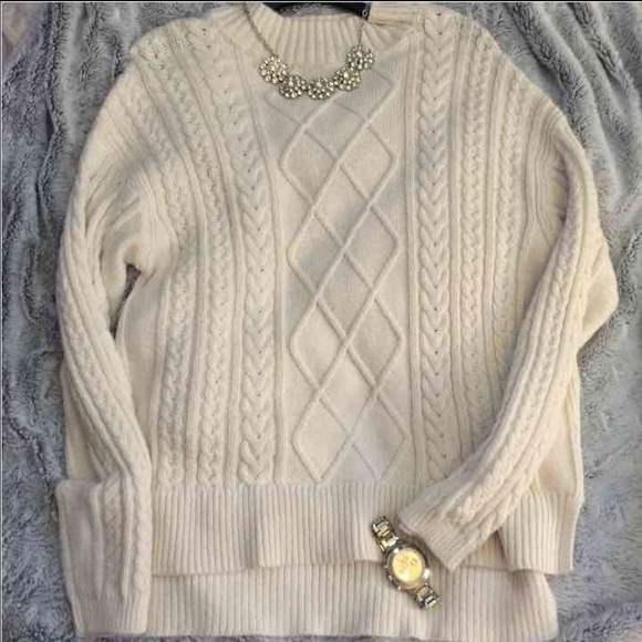 Old Navy Sweaters - Oversized cream cable knit sweater
