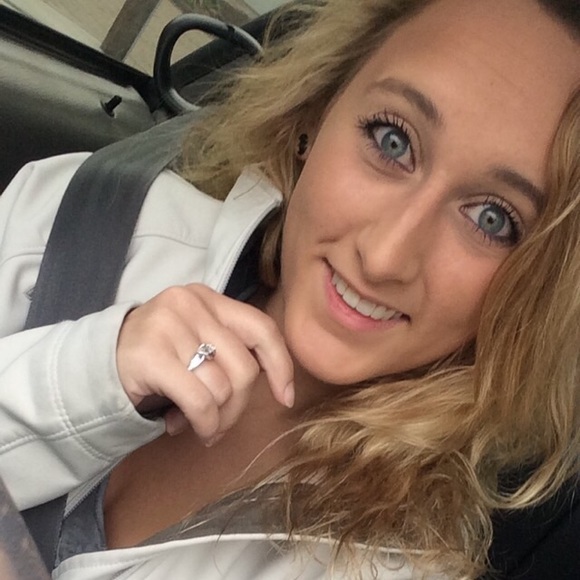 Meet your Posher, Michaela - Picture 1 of 1