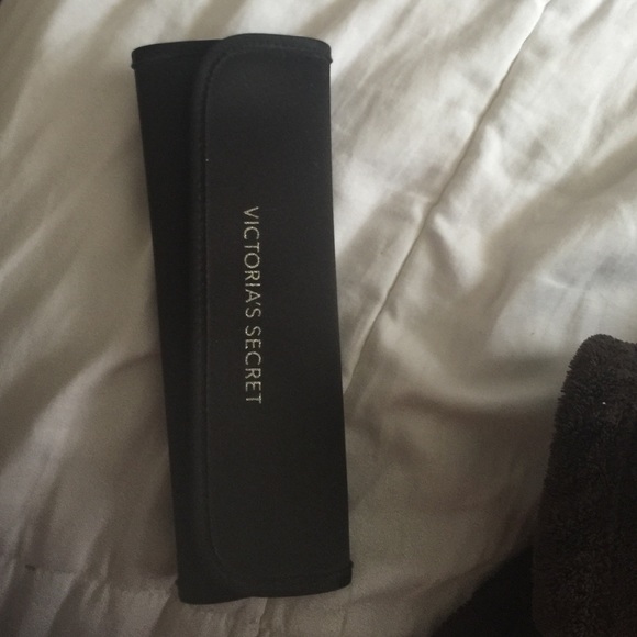 Brand new never used Victoria secret brushes
