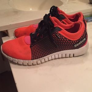 Womens Reebok tennis shoes