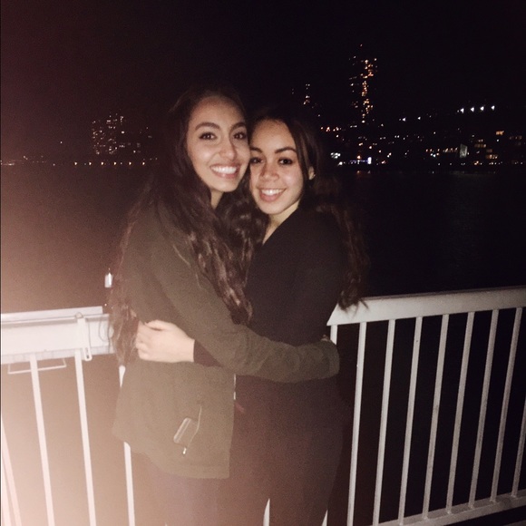 Meet your Posher, Lauren - Picture 1 of 1