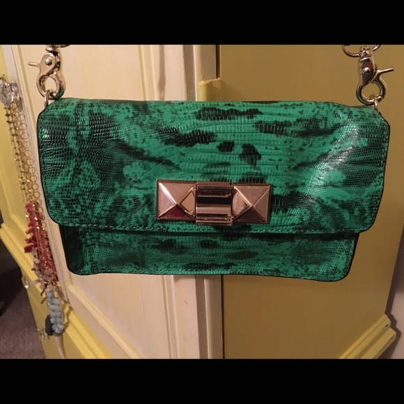 Ann Taylot green bag can use as clutch or shoulder