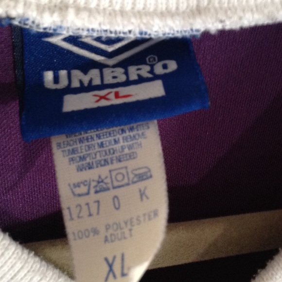 Umbro soccer shirt - Picture 3 of 3