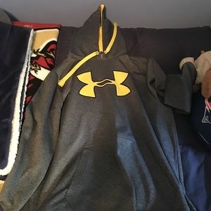 Men's Under Armor Sweatshirt