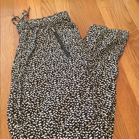 GAP black and white pants, NWT, size small