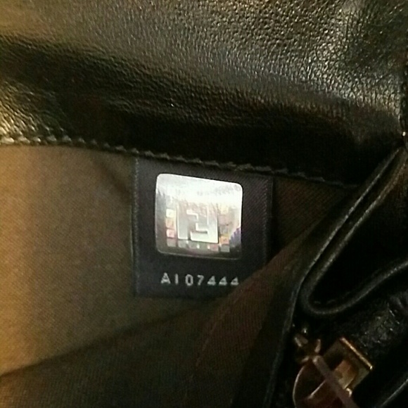 👛💯AUTHENTIC FENDI WALLET👛 - Picture 4 of 4