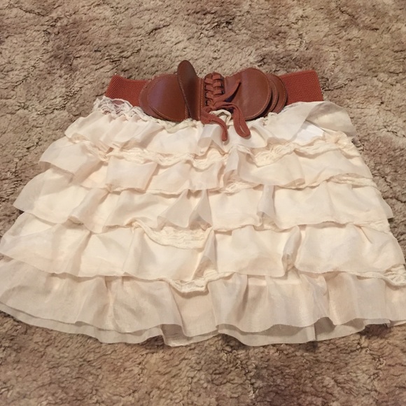 🌸Frilly Lace Skirt🌸 - Picture 1 of 3