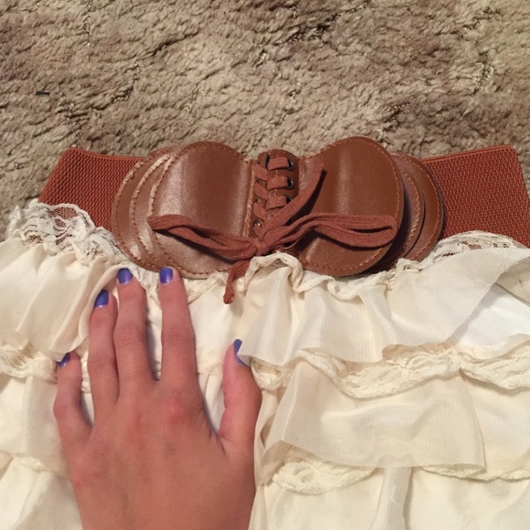 🌸Frilly Lace Skirt🌸 - Picture 2 of 3