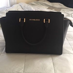 Black Michael Kors bag