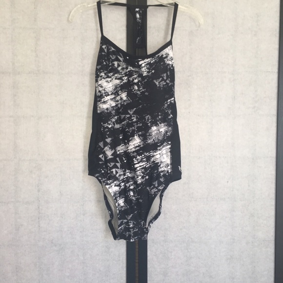 CHAMPION SWIM SUIT NWOT