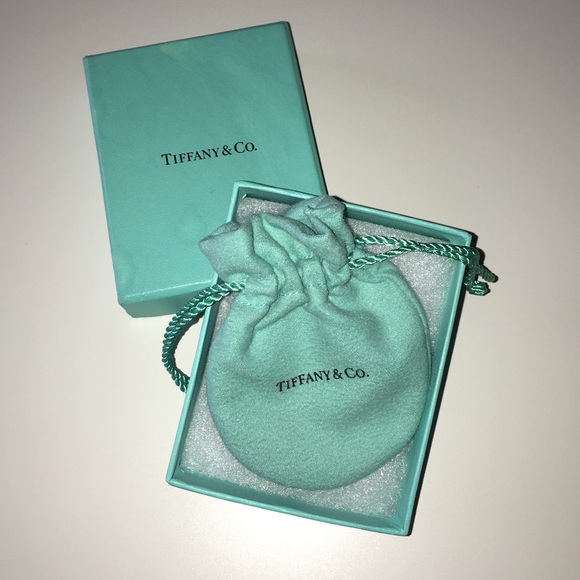 TIFFANYS BOX & RING POUCH - Picture 2 of 2